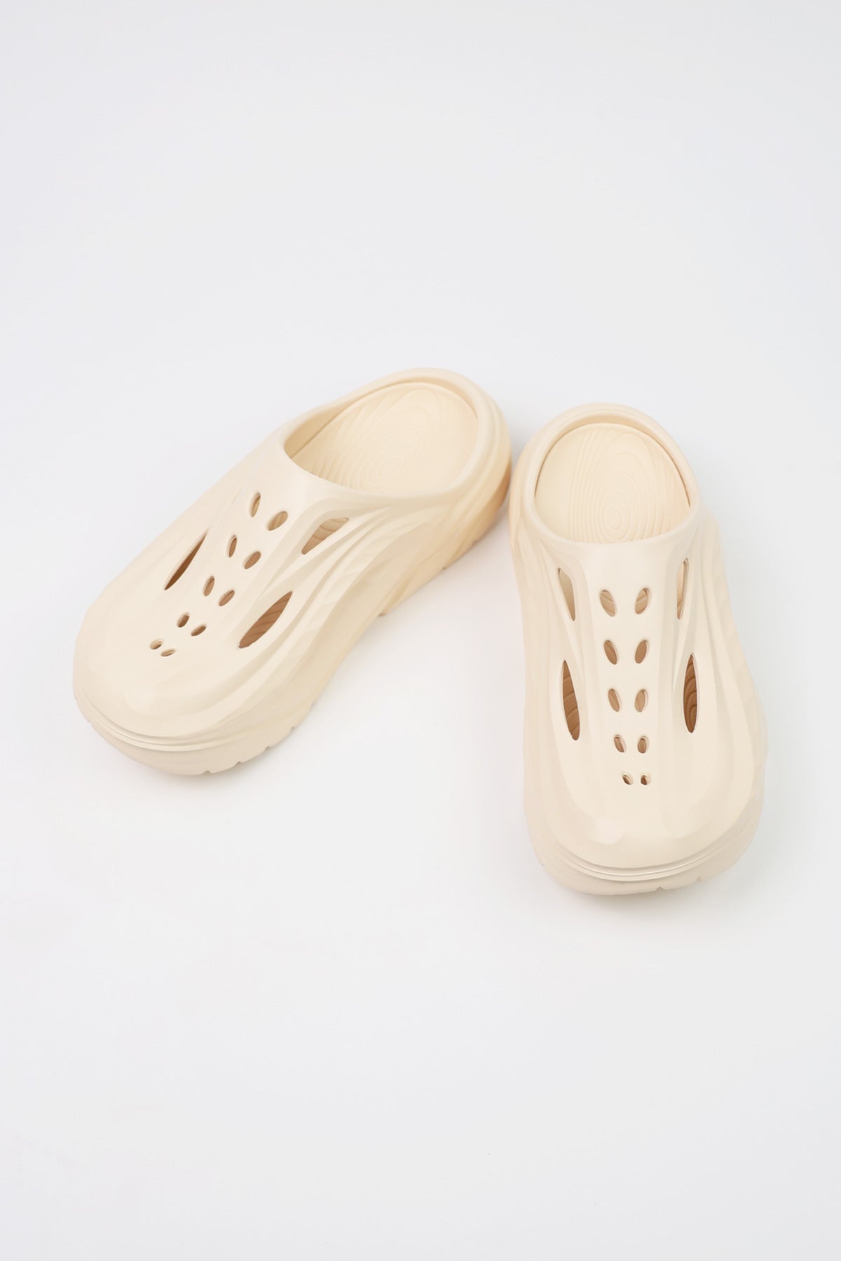 HOKA - Recovery Mule - Vanilla/Vanilla - Canoe Club