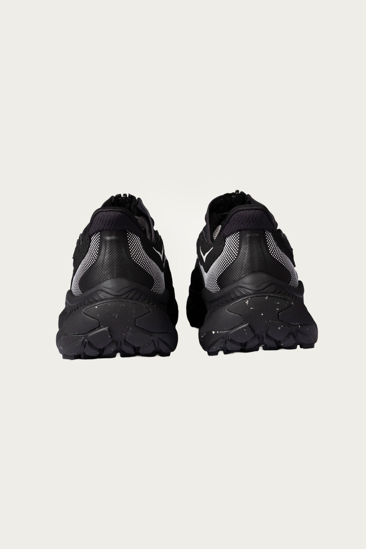 HOKA - U Project Transport TS - Black/White - Canoe Club