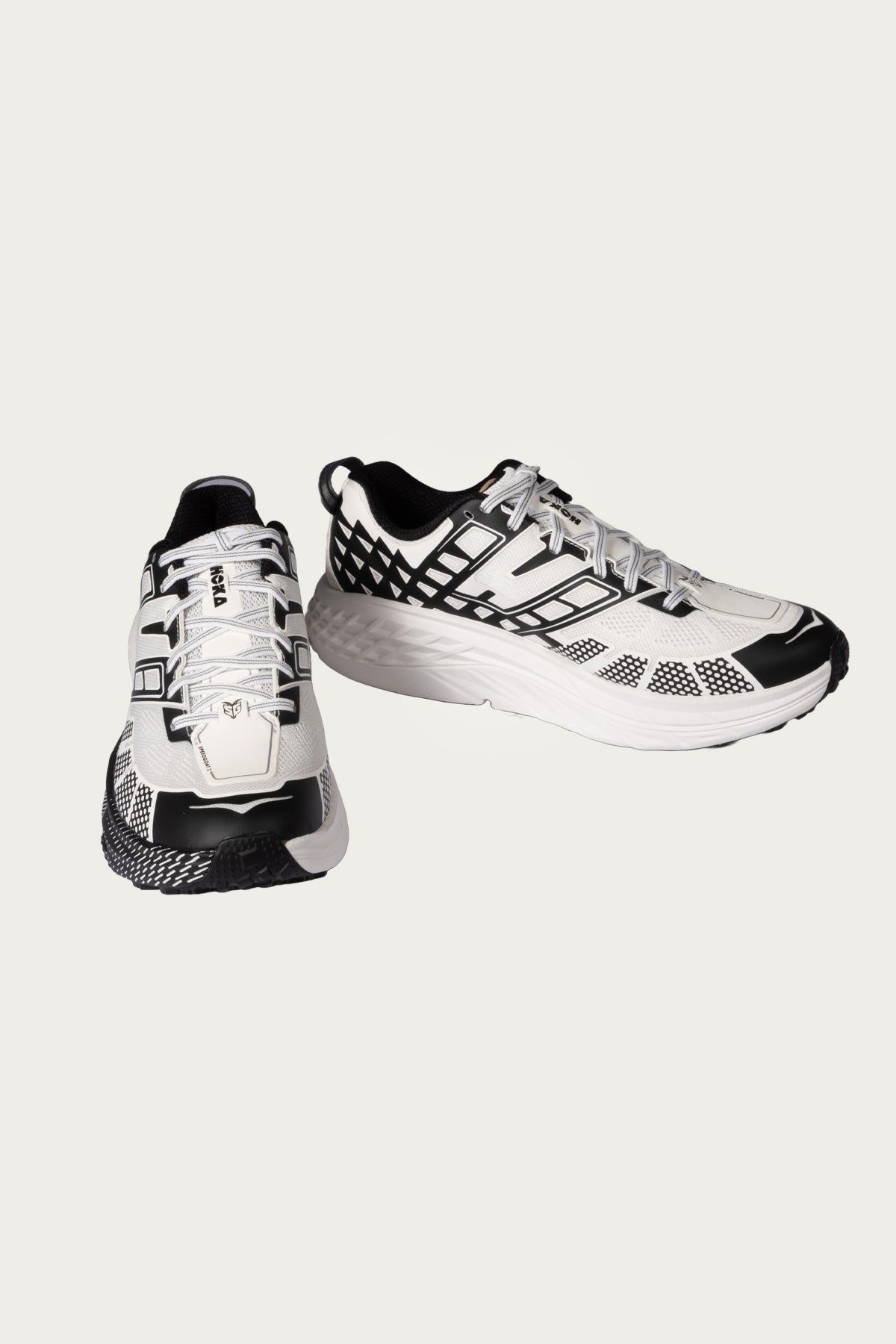 HOKA - U Speedgoat 2 - Black/Frost - Canoe Club