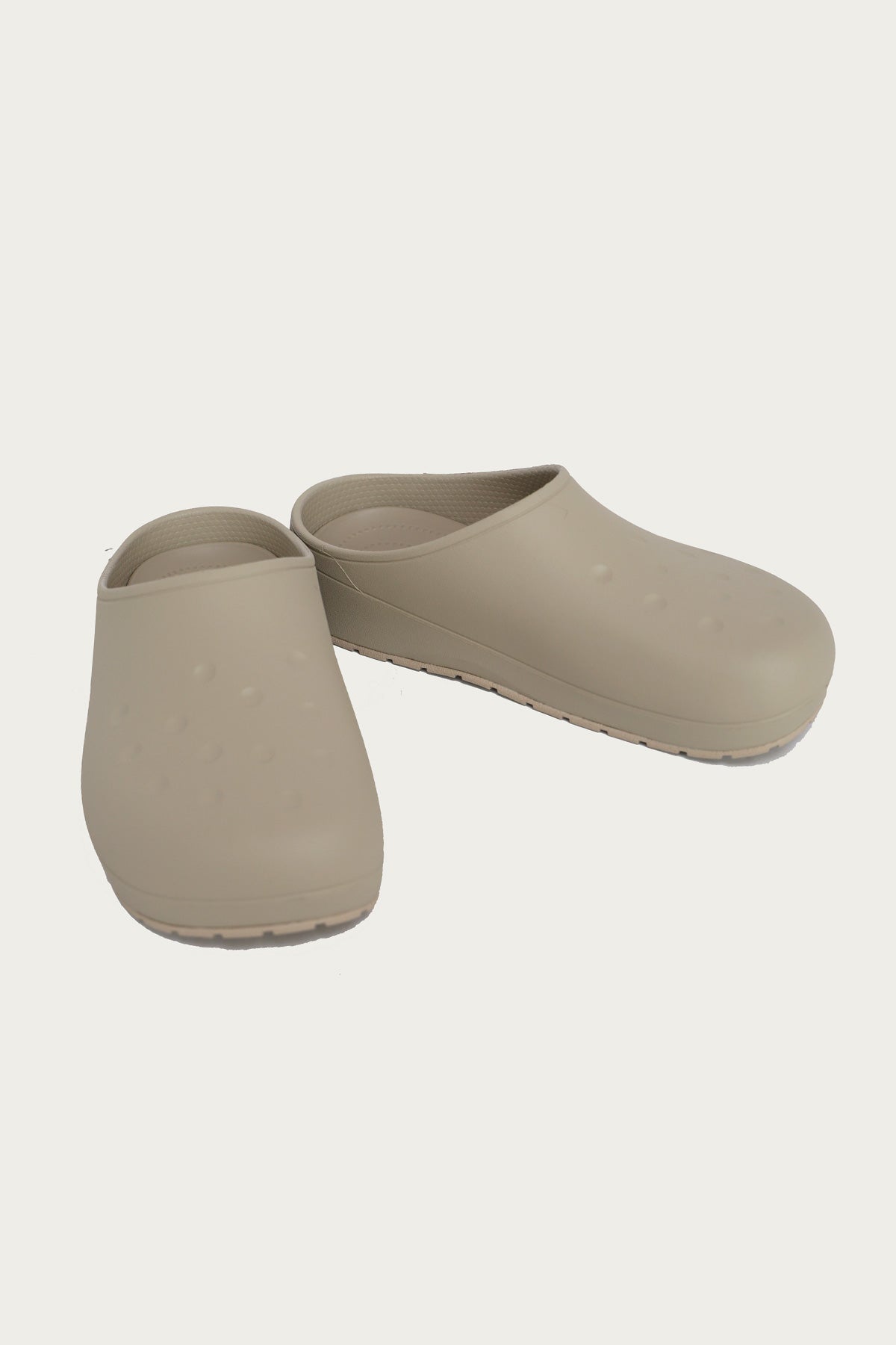 Crocs - Classic Quiet Clog - Bark - Canoe Club