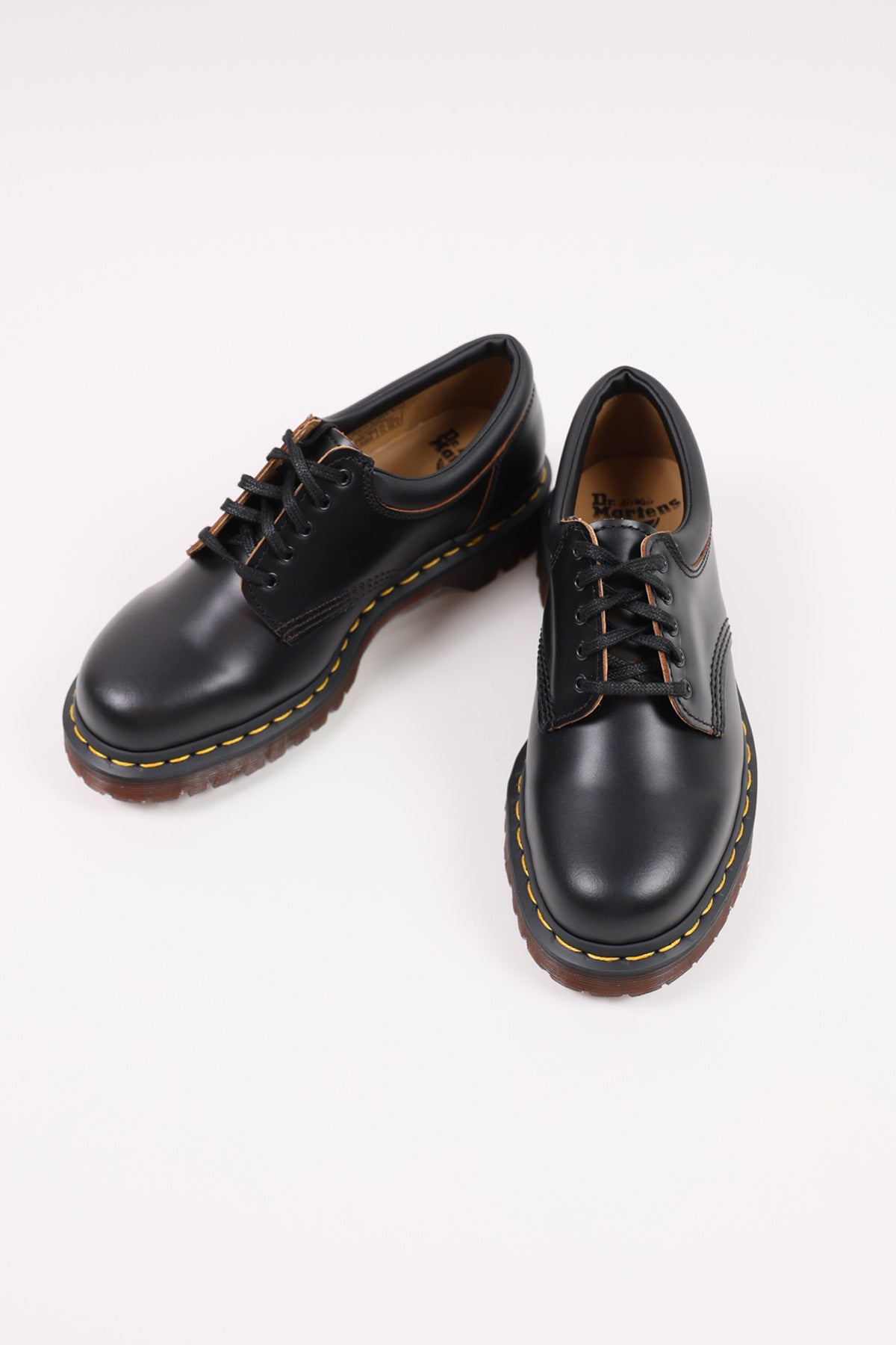 Dr. Martens - 8053 - Black Vintage Smooth - Canoe Club