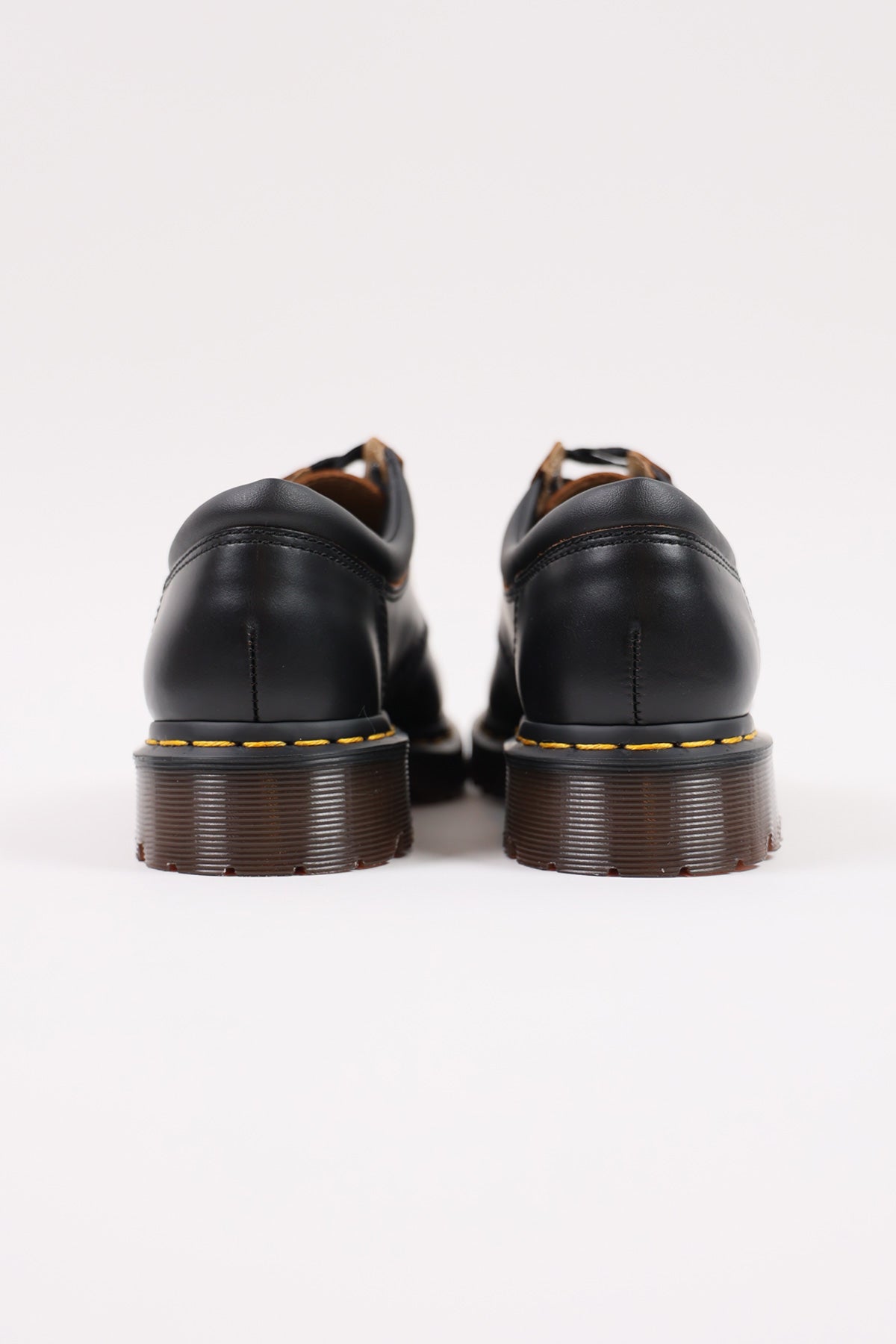 Dr. Martens - 8053 - Black Vintage Smooth - Canoe Club