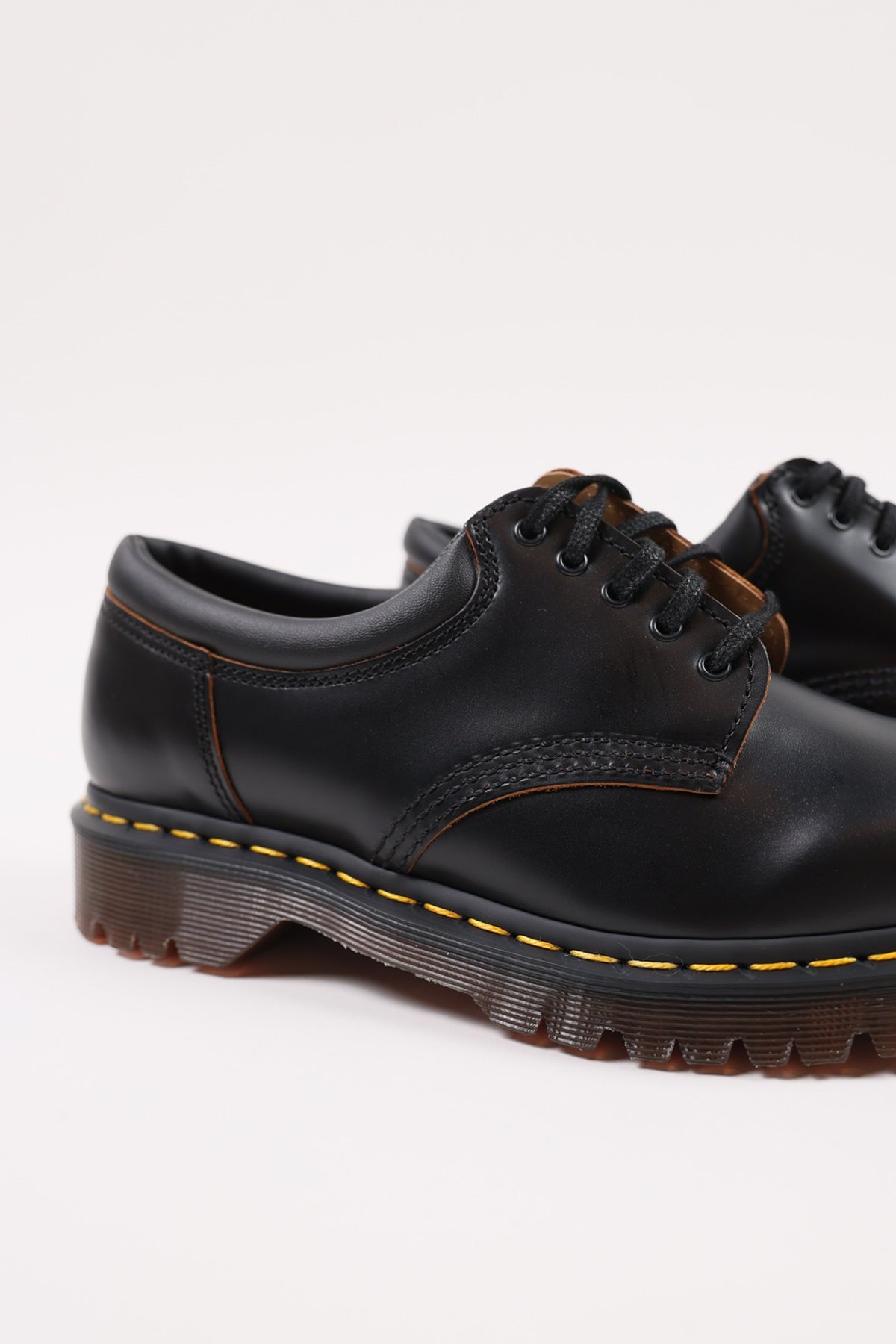 Dr. Martens - 8053 - Black Vintage Smooth - Canoe Club