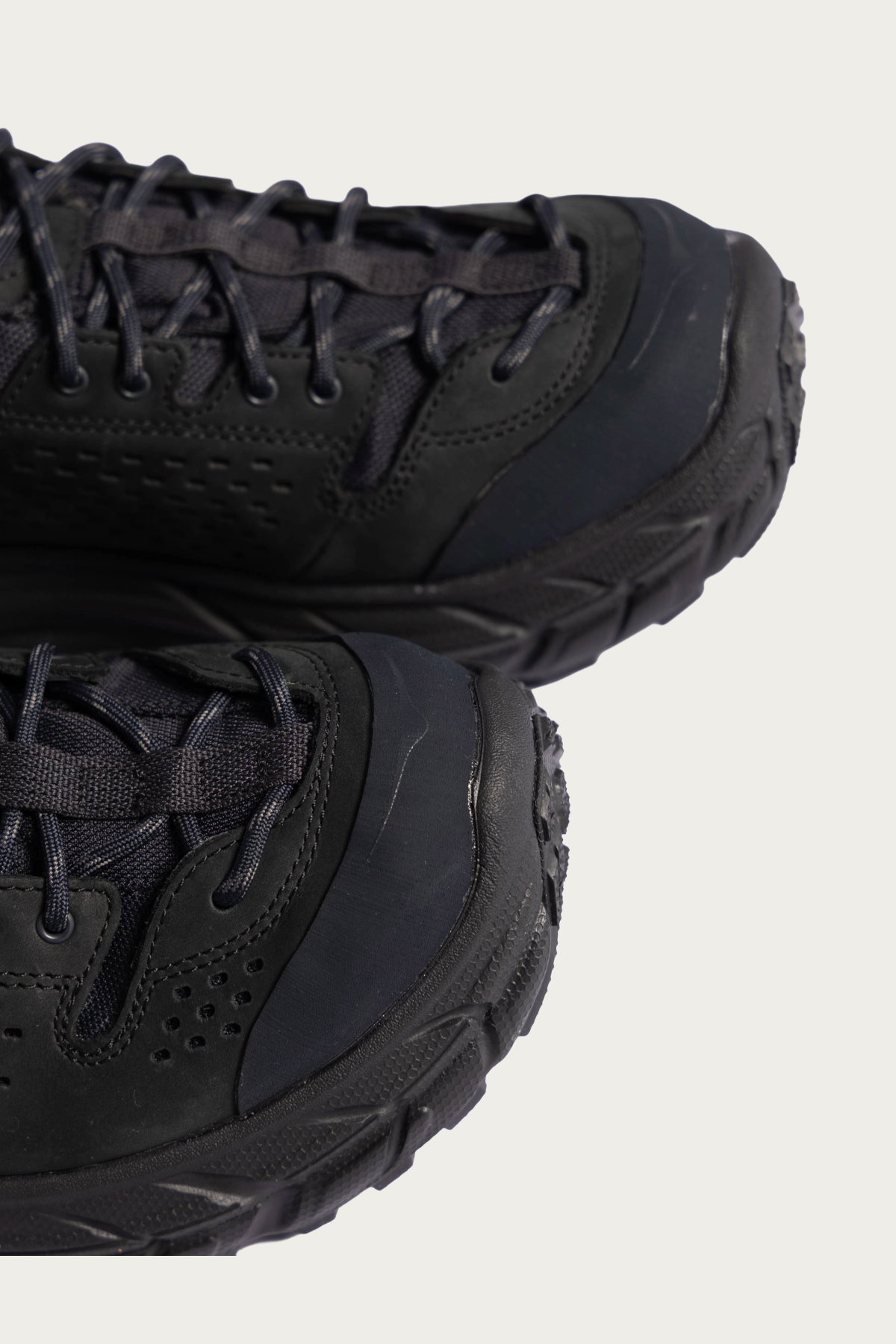 Hoka - Tor Ultra Lo - Black/Black - Canoe Club