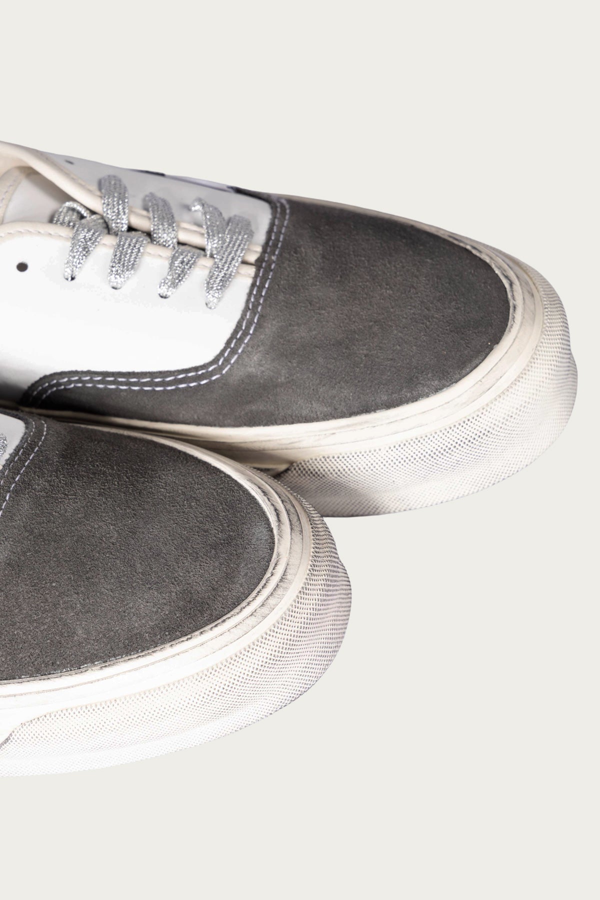 Vans - LX Authentic 44 - Aged Black/White - Canoe Club