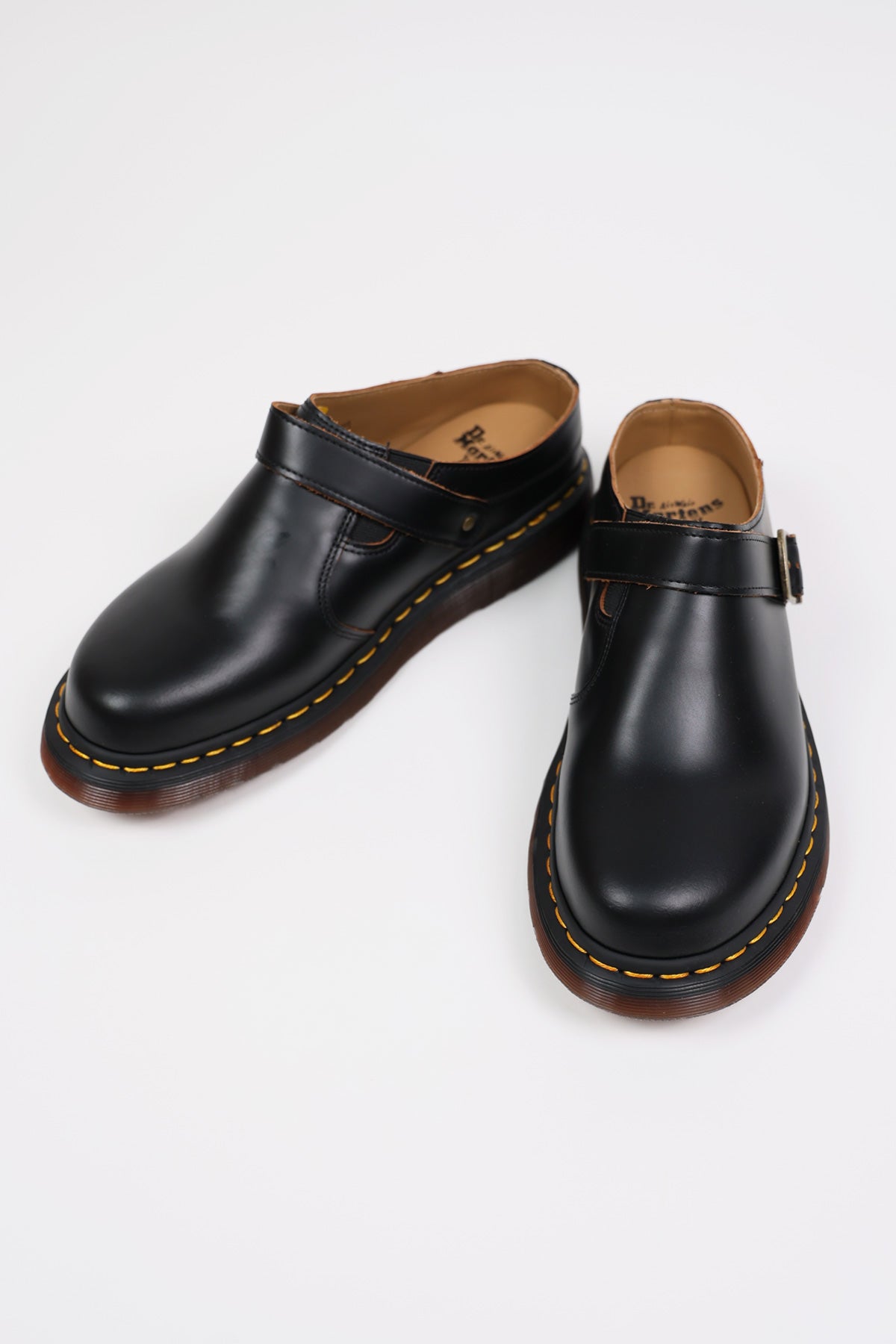 Dr. Martens - Isham - Vintage Smooth Black - Canoe Club