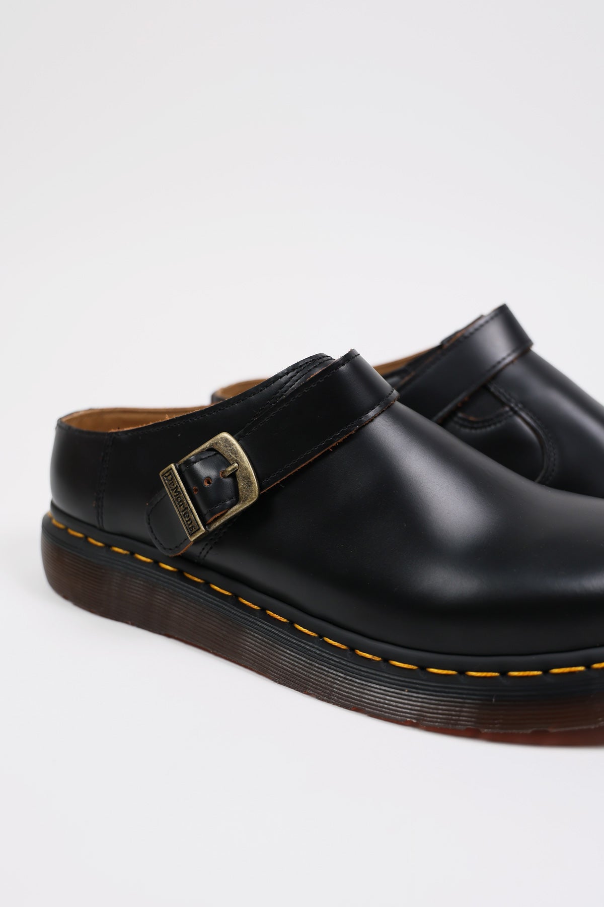 Dr. Martens - Isham - Vintage Smooth Black - Canoe Club