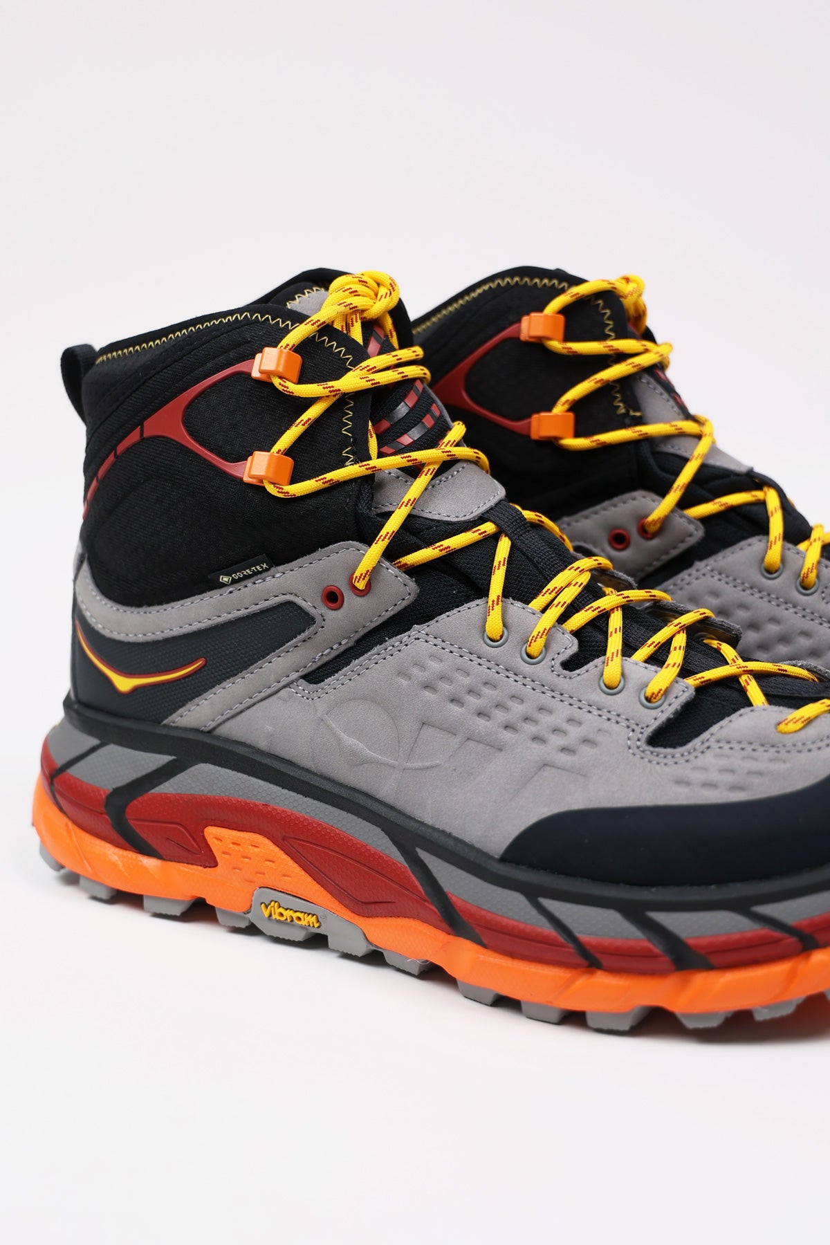 HOKA - Tor Ultra Hi - Black/Chili Pepper - Canoe Club