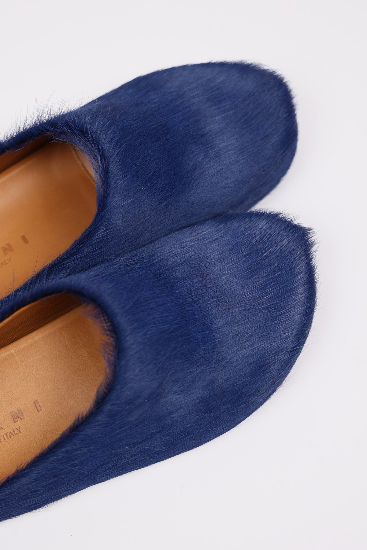 Marni - Fussbett Sabot - Navy Long Hair - Canoe Club
