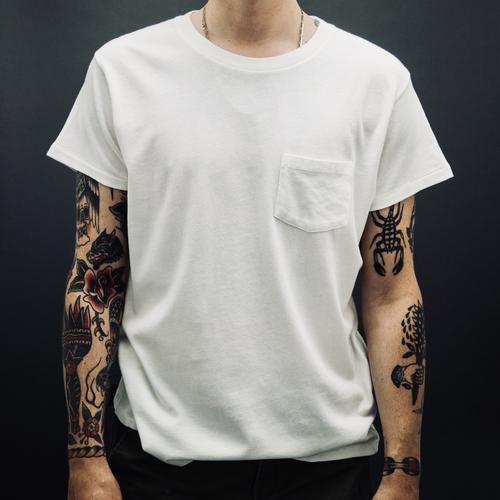 levi's vintage clothing white tee on model