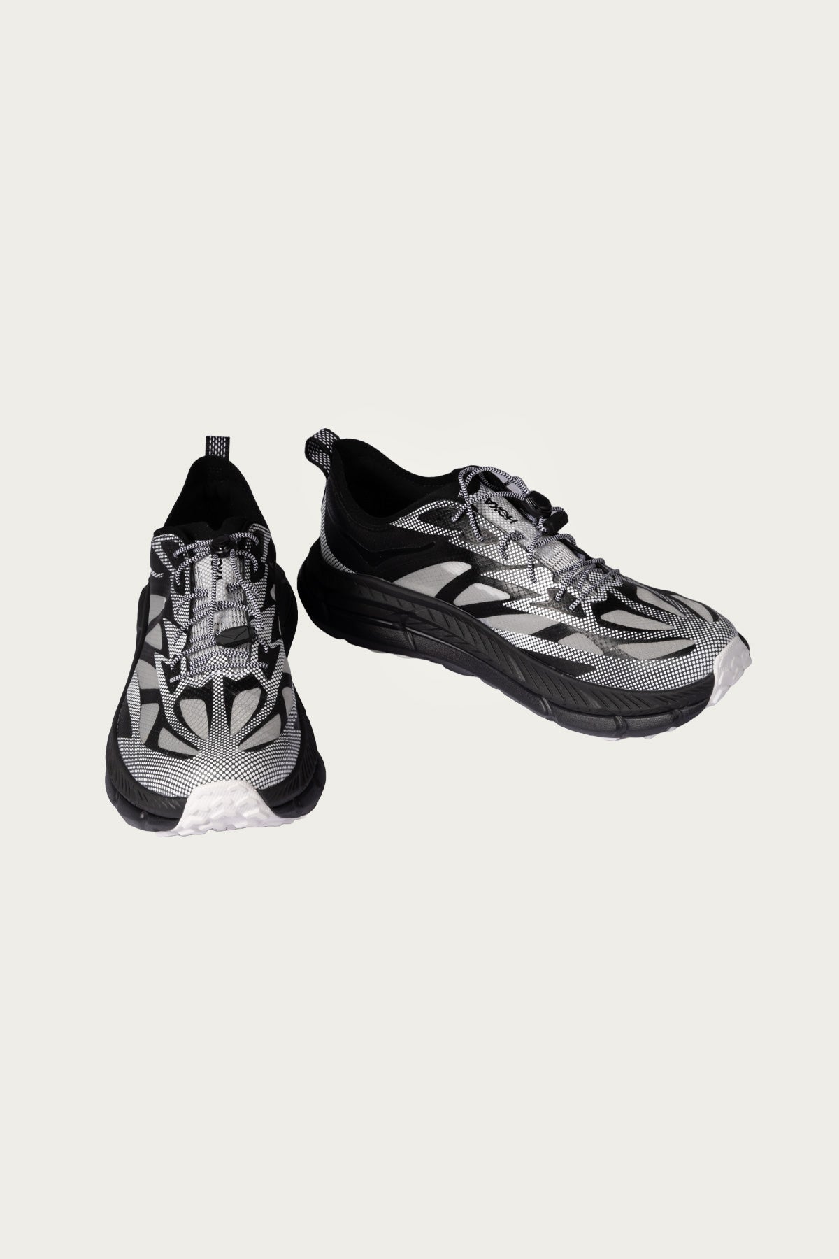 HOKA - U Mafate Speed 4 Lite TS - Black/White - Canoe Club