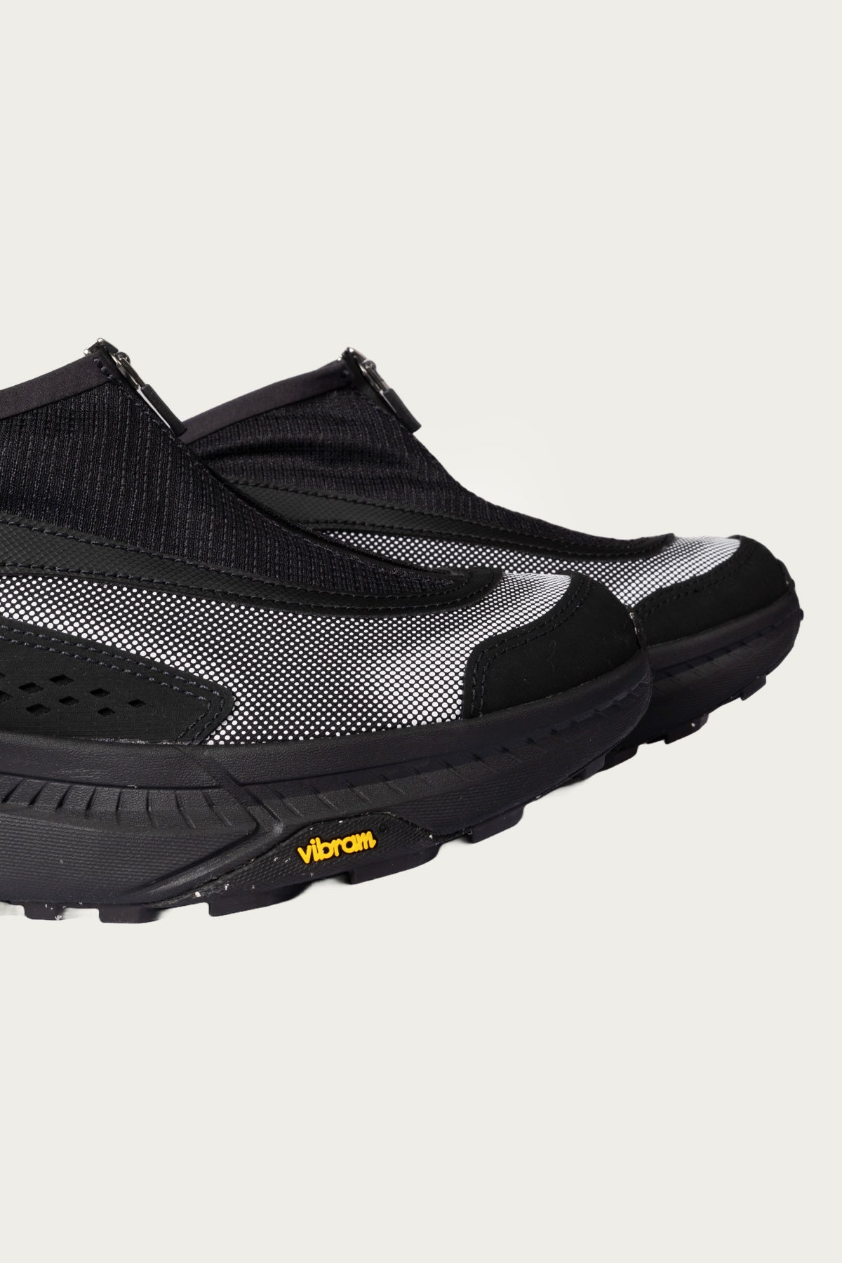 HOKA - U Project Transport TS - Black/White - Canoe Club