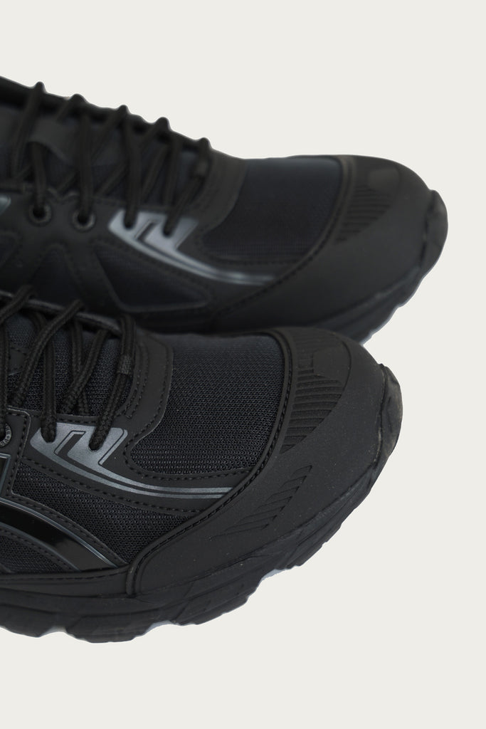 ASICS - Gel-Venture 6 Shield - Black/Black - Canoe Club