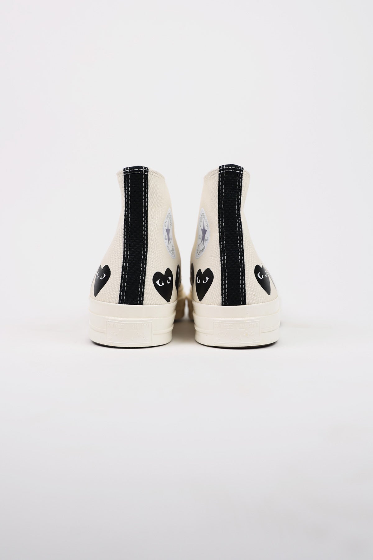 PLAY COMME des GARCONSJ-51 ガン白ハート 黒L即日配送 Comme des Garçons PLAY x Converse Chuck Taylor Hi | White/Black