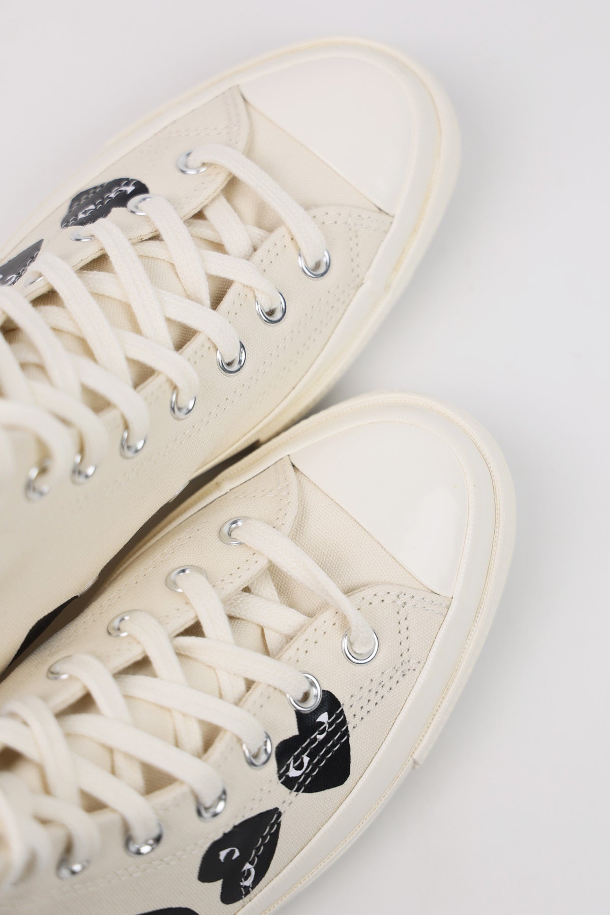 Comme des Garçons PLAY x Converse Chuck Taylor Hi | White/Black