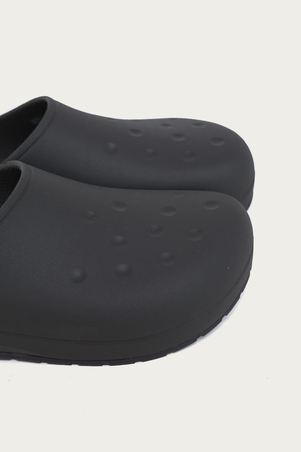 Crocs - Classic Quiet Clog - Black Sand - Canoe Club