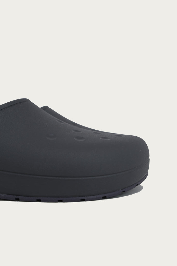 Crocs - Classic Quiet Clog - Black Sand - Canoe Club