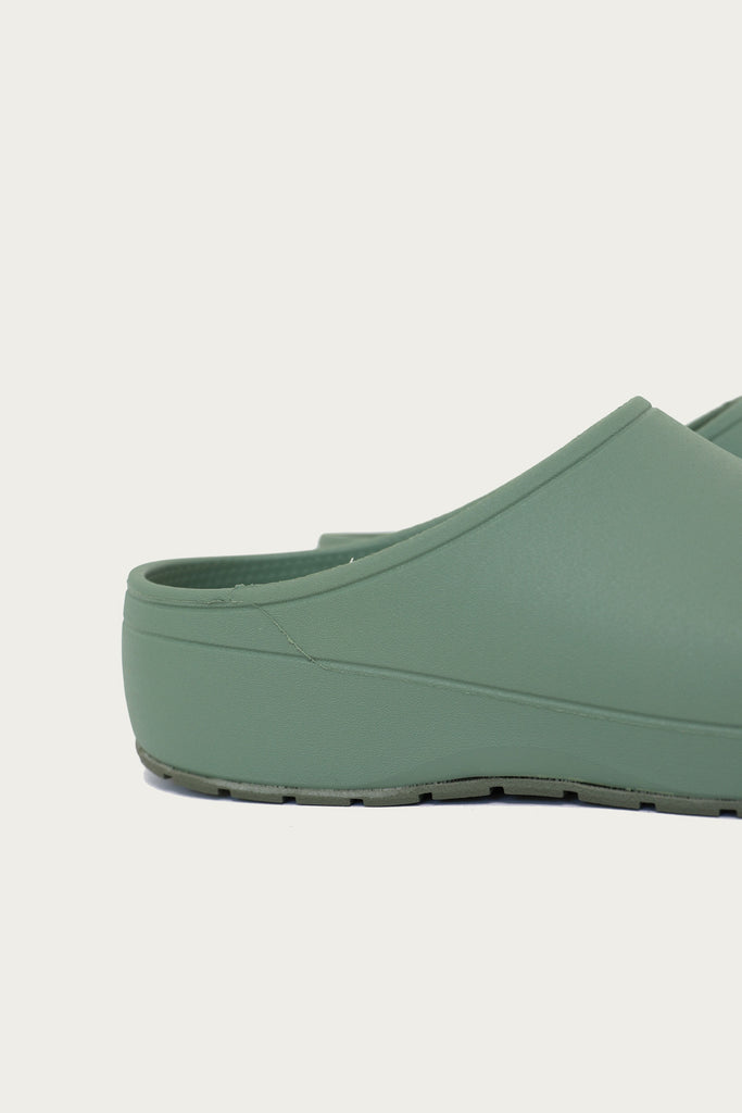 Crocs - Classic Quiet Clog - Moss - Canoe Club