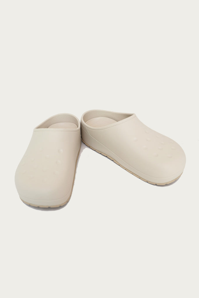 Crocs - Classic Quiet Clog - Stucco - Canoe Club