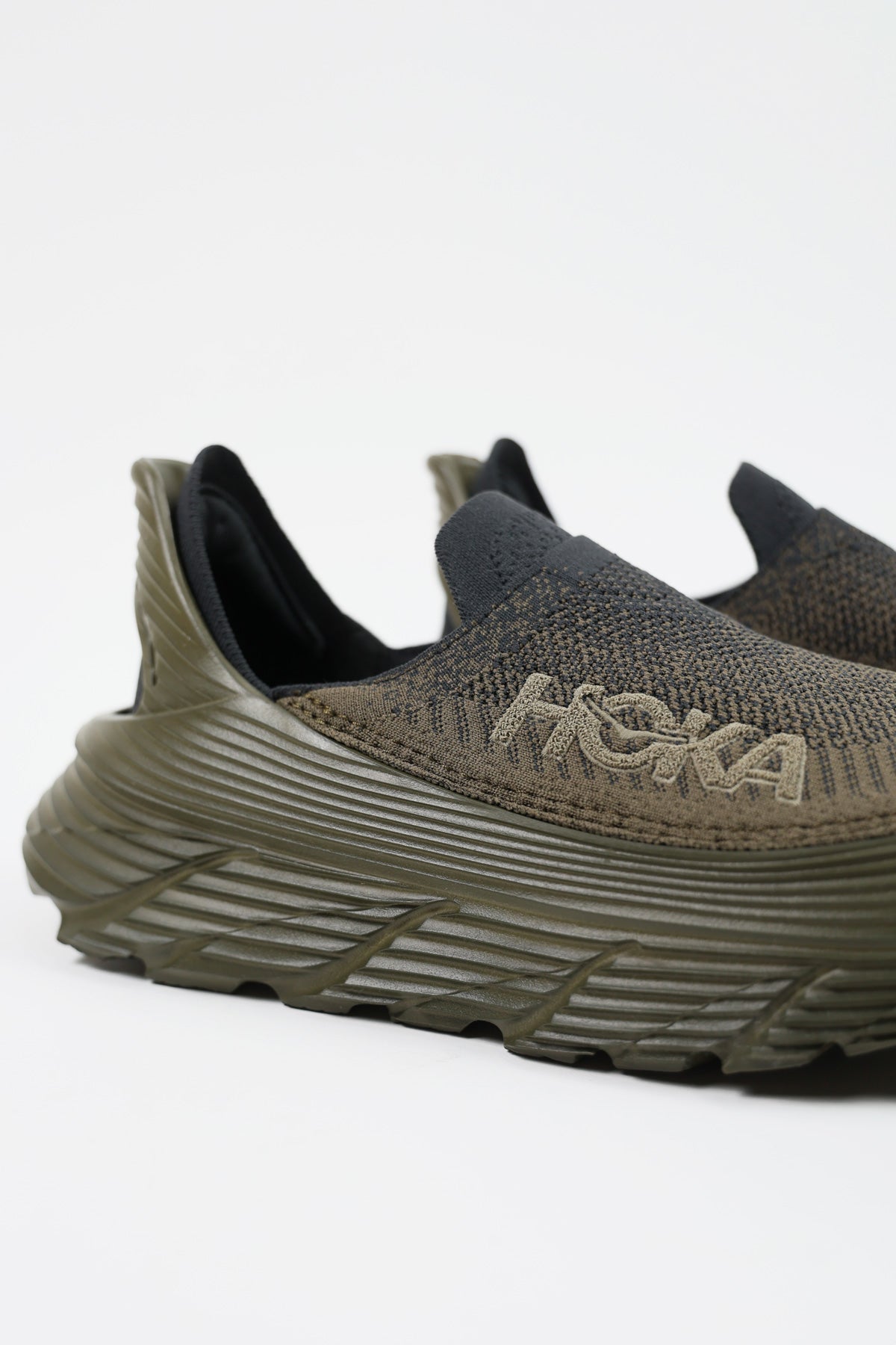 HOKA - Restore TC - Dark Olive/Black - Canoe Club