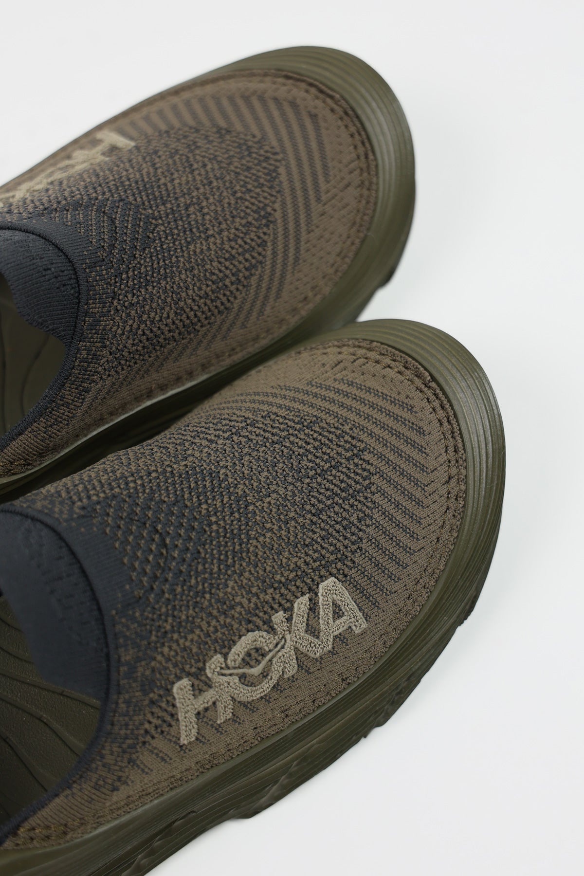 HOKA - Restore TC - Dark Olive/Black - Canoe Club