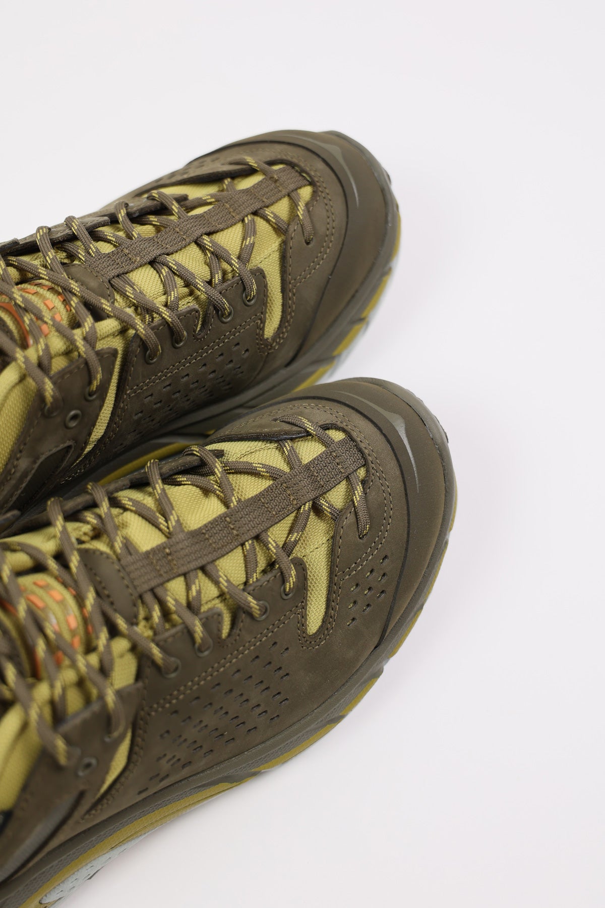HOKA - U Tor Ultra Lo - Dark Olive/Mercury - Canoe Club