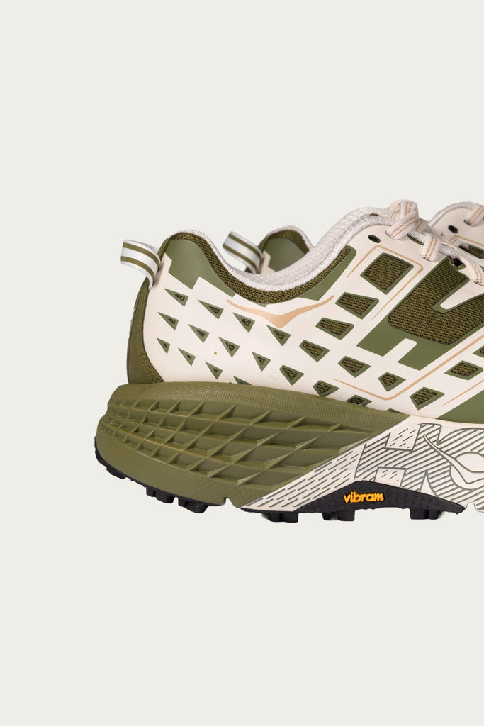HOKA - U Speedgoat 2 - Moss Green/Rose Cream - Canoe Club