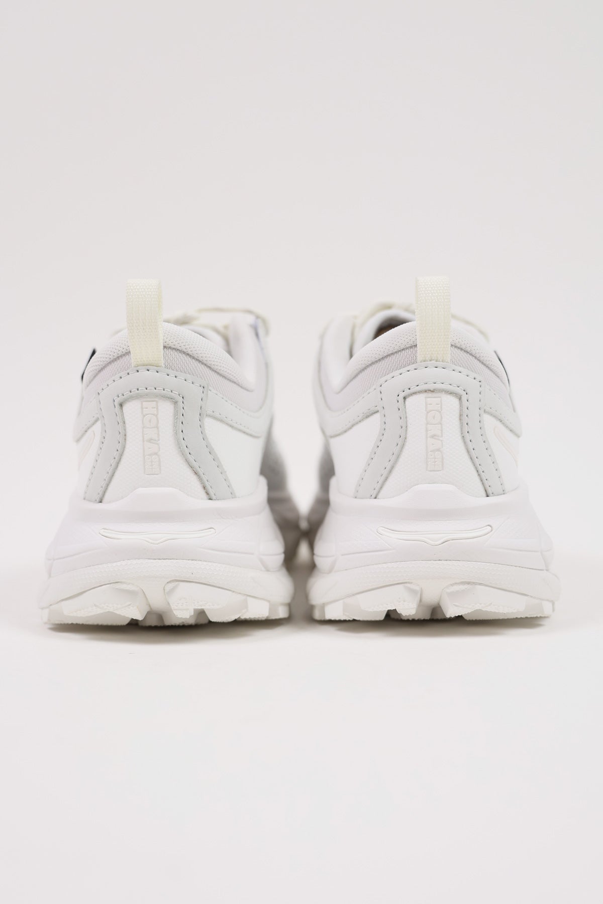 Hoka ONE ONE U Tor Ultra Lo | White | Canoe Club