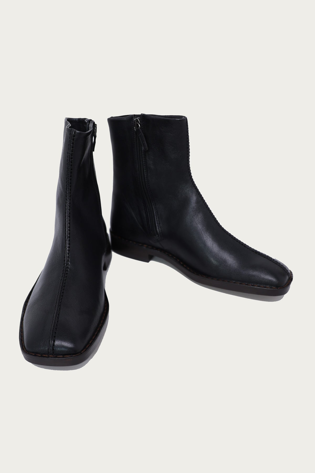 Lemaire Piped Zipped Boots | Black | Canoe Club display picture 3