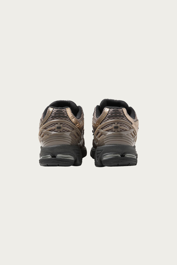 New Balance - 1906R - Mushroom Black/Black Metallic - Canoe Club