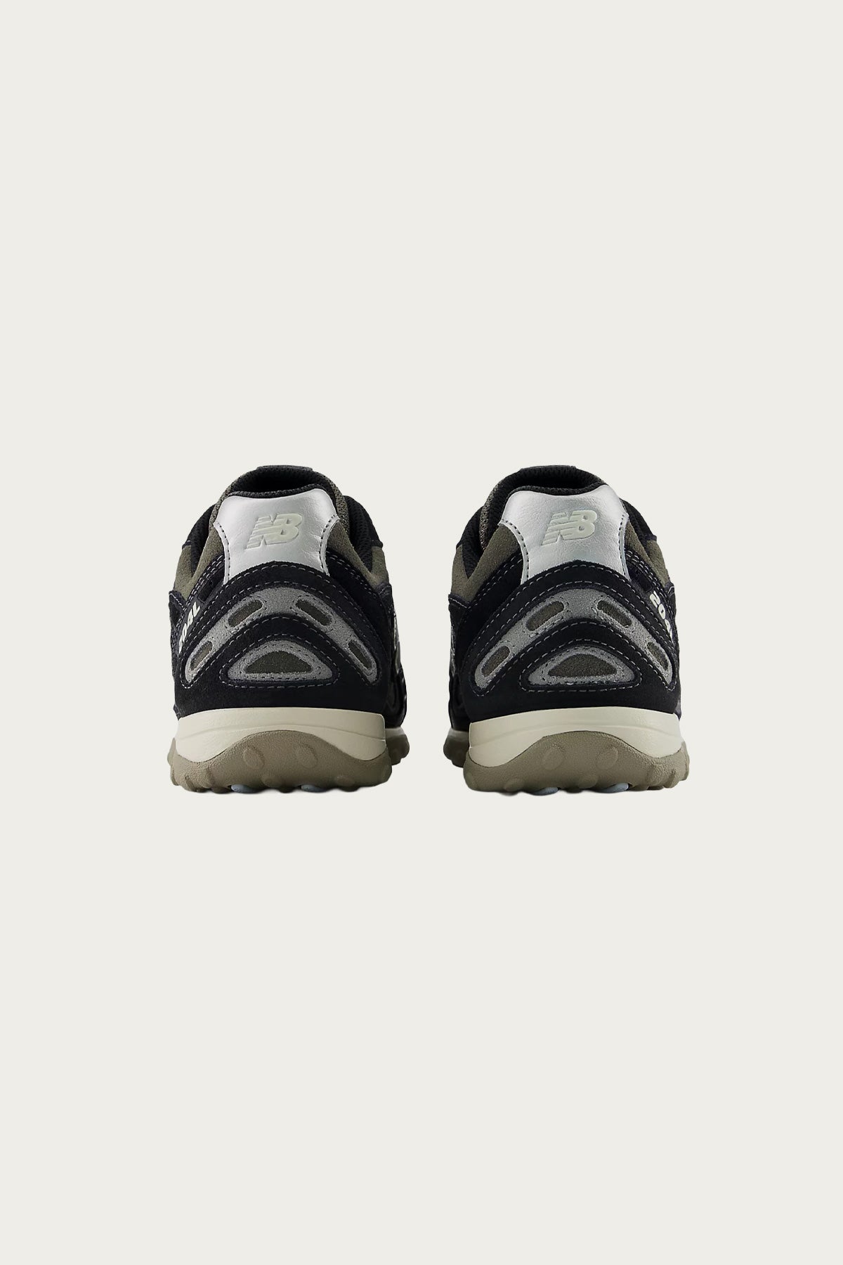 New Balance - 204L - Black/Magnet - Canoe Club