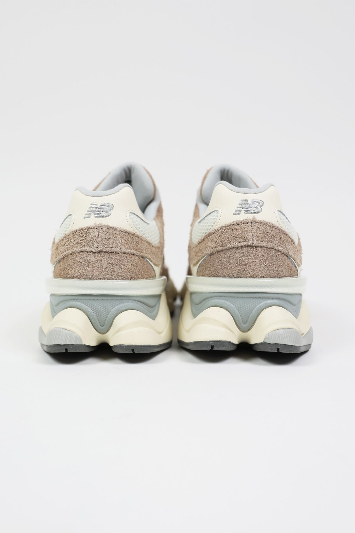 New Balance - 9060 - Grey/Pink - Canoe Club