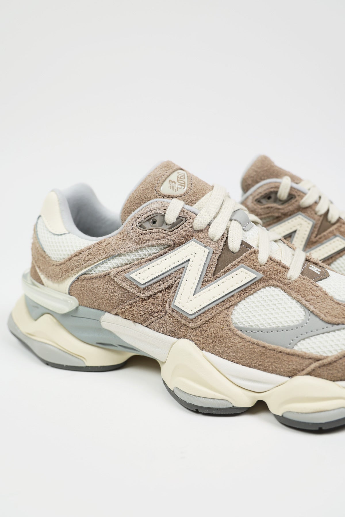 New Balance - 9060 - Grey/Pink - Canoe Club