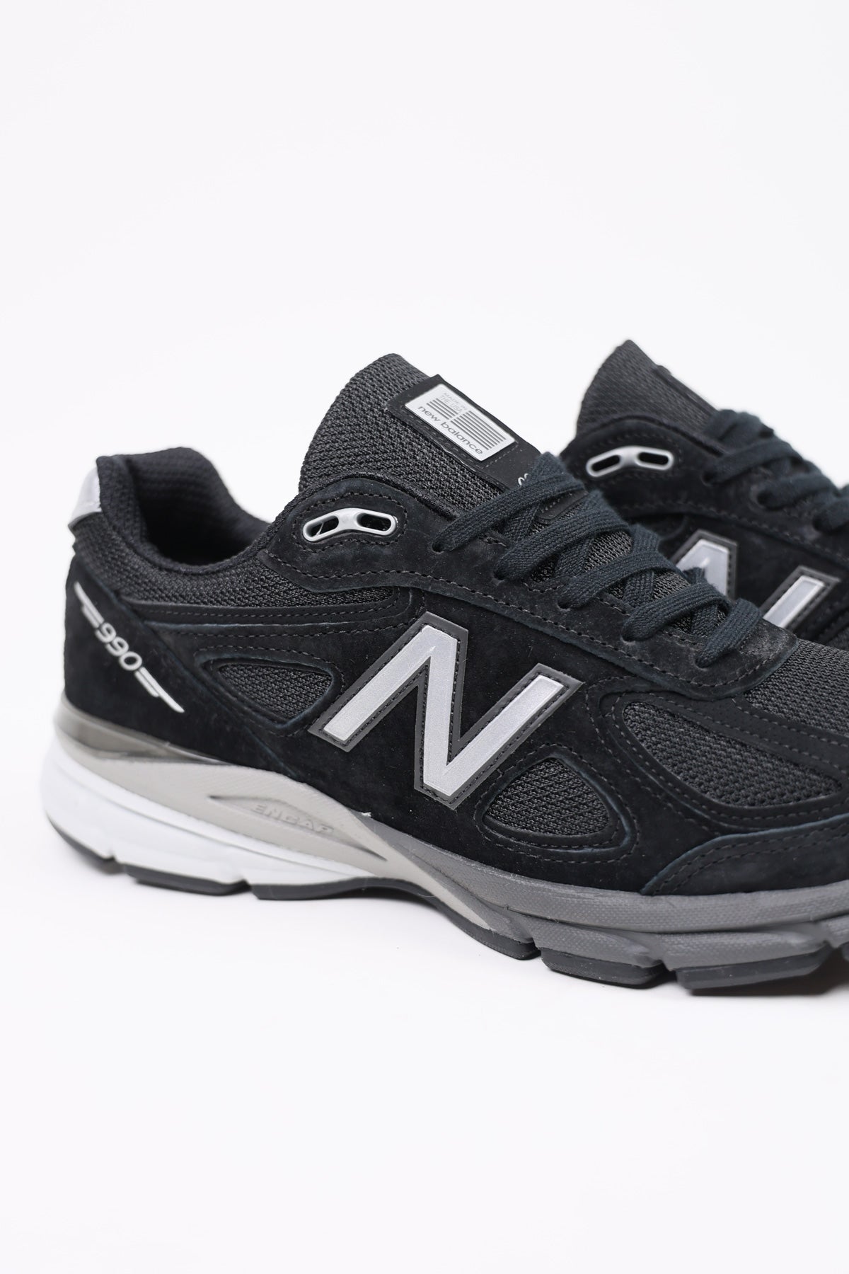 New Balance - 990v4 - Black/Silver - Canoe Club