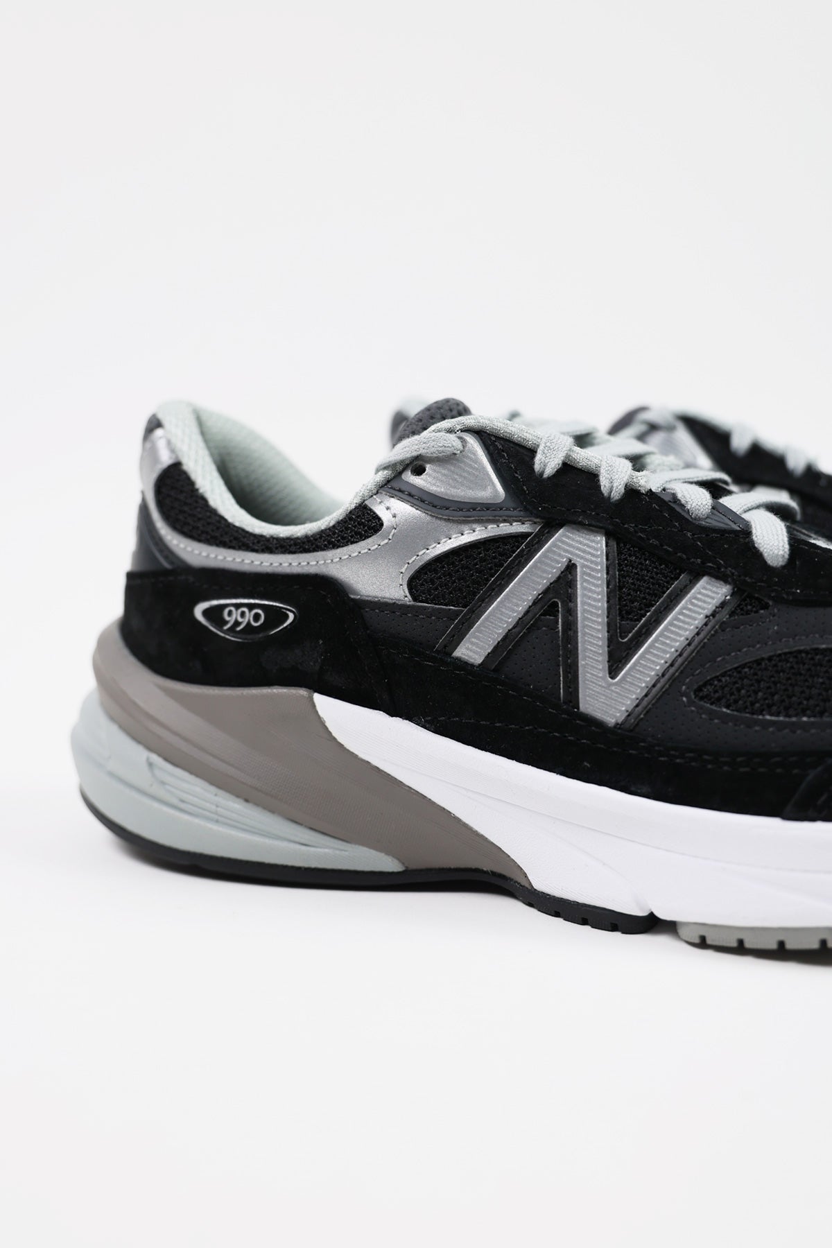New Balance - 990v6 - Black/White - Canoe Club
