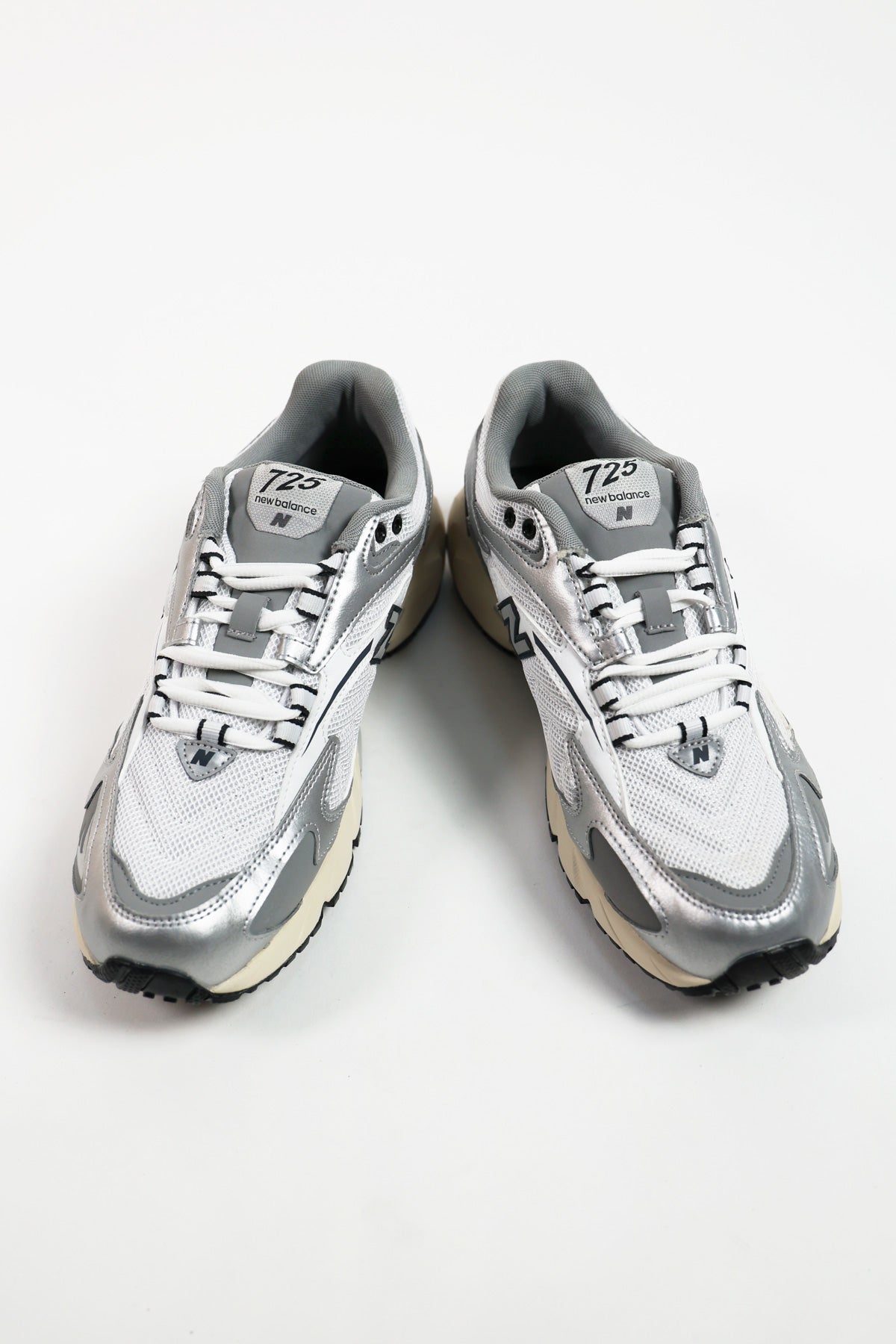 New Balance ML725V1 | White/Grey | Canoe Club