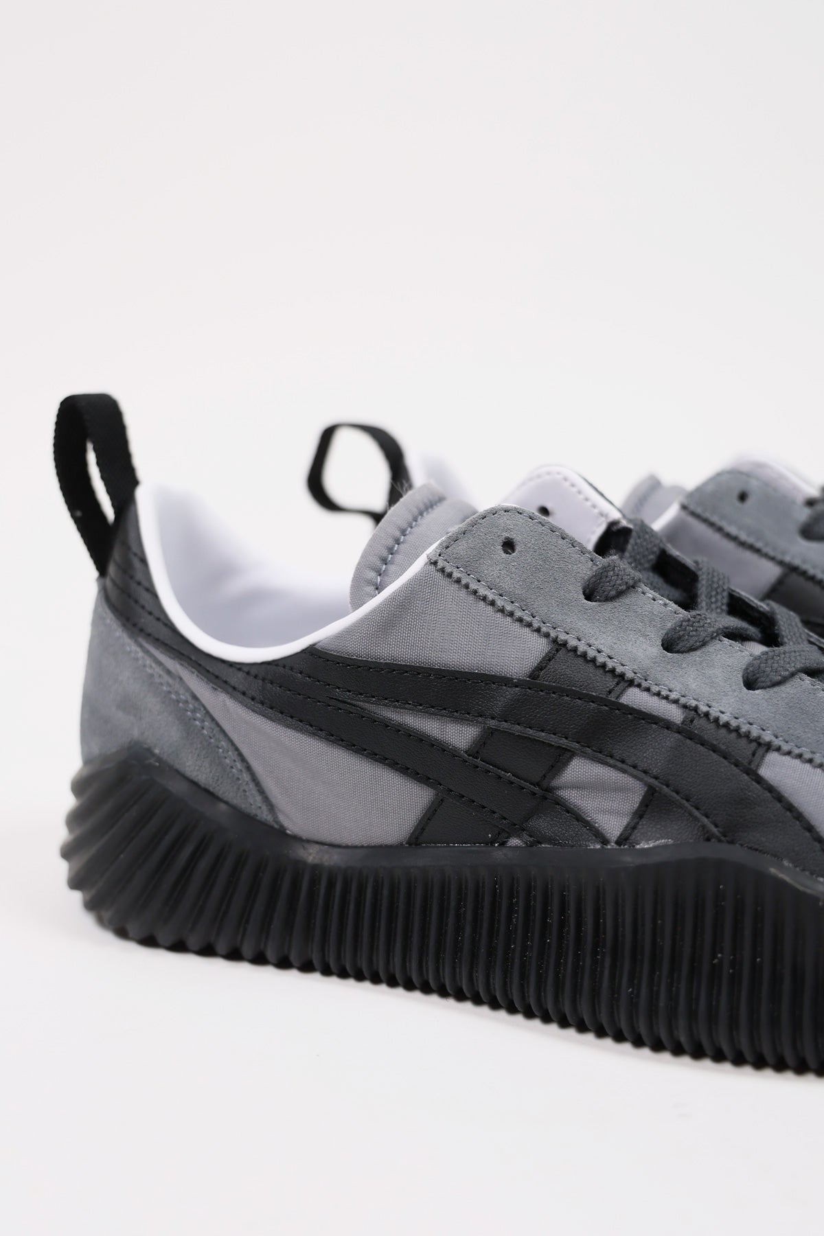 Onitsuka Tiger - Acromount - Sheetrock/Black - Canoe Club