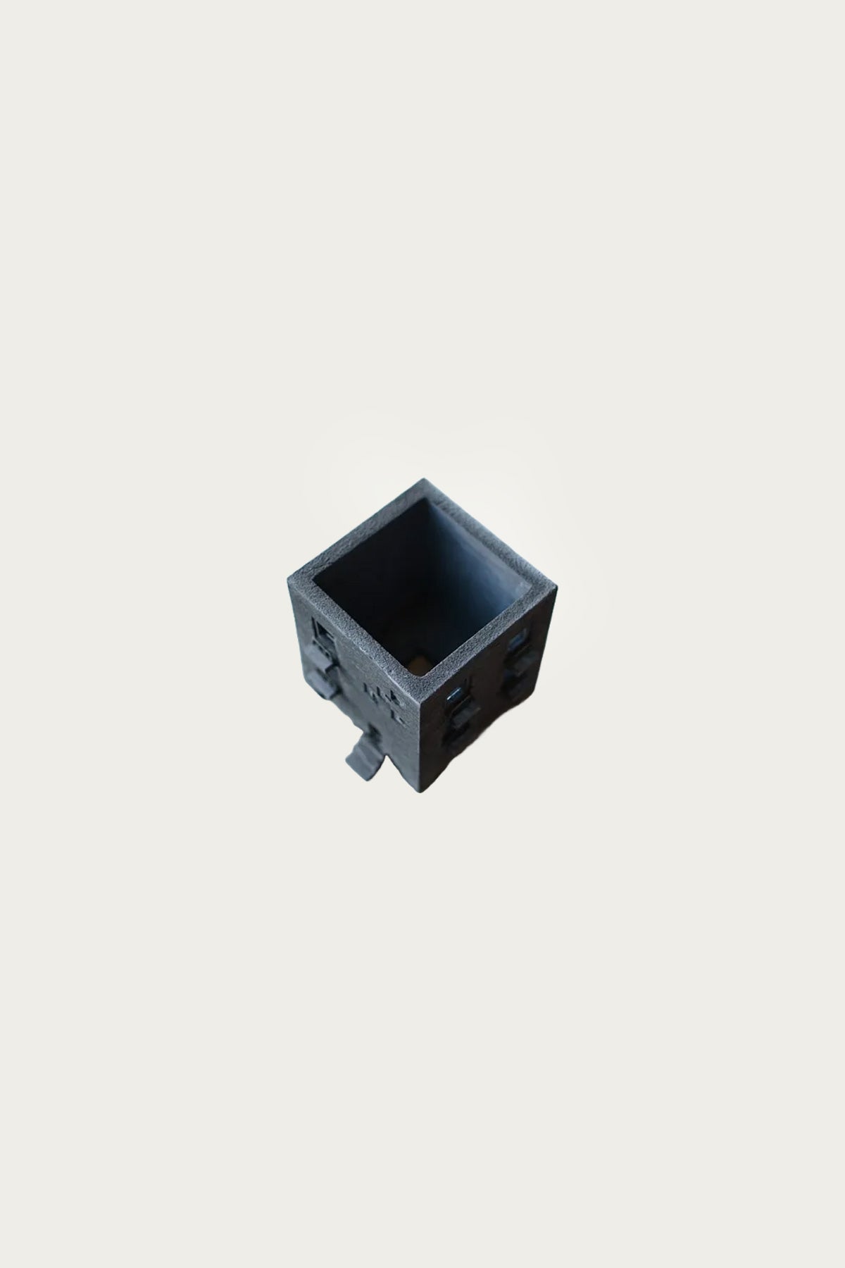 Pull Push - Mansion Planter - Black - Canoe Club