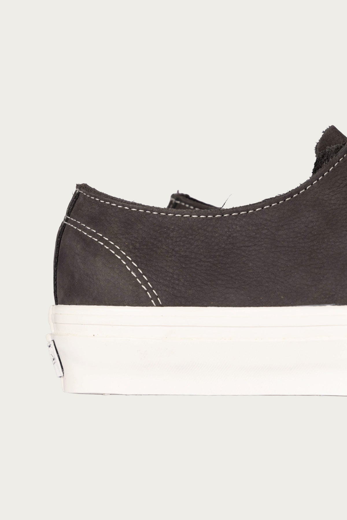 Vans - LX Authentic Ease - Faded Black - Canoe Club