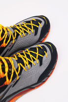HOKA - Tor Ultra Hi - Black/Chili Pepper - Canoe Club