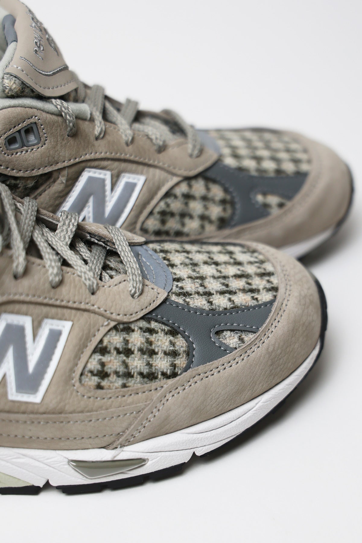 New Balance - M991 - Made in UK - Beige/Harris Tweed - Canoe Club