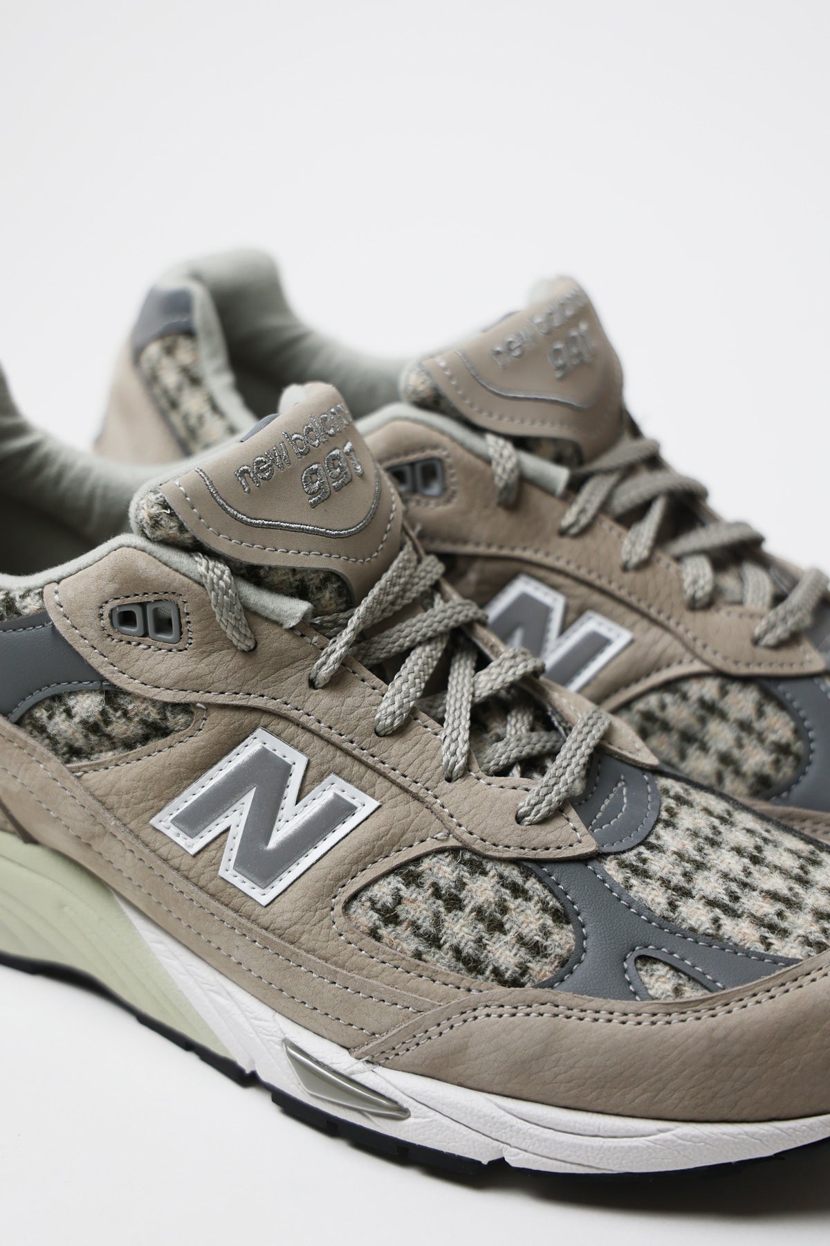 New Balance - M991 - Made in UK - Beige/Harris Tweed - Canoe Club