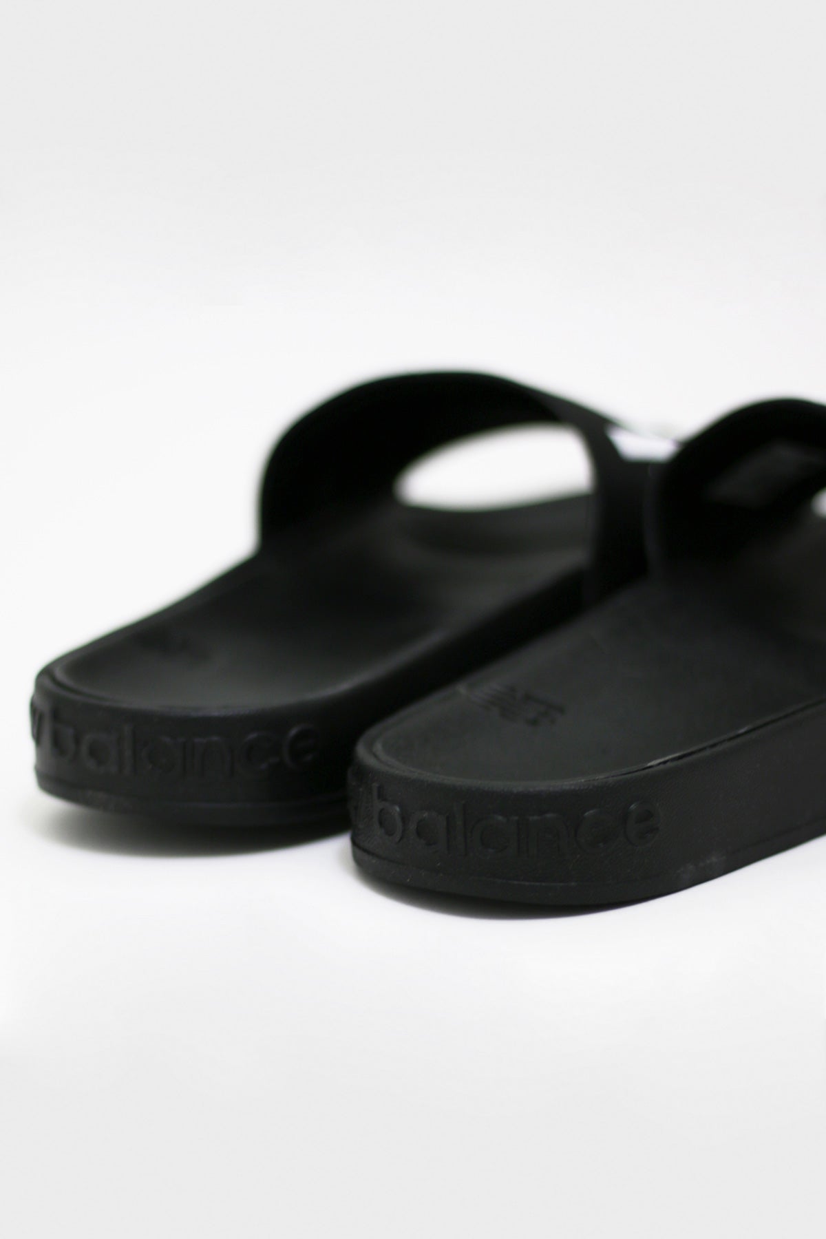 New Balance - 200 Slide - Black - Canoe Club