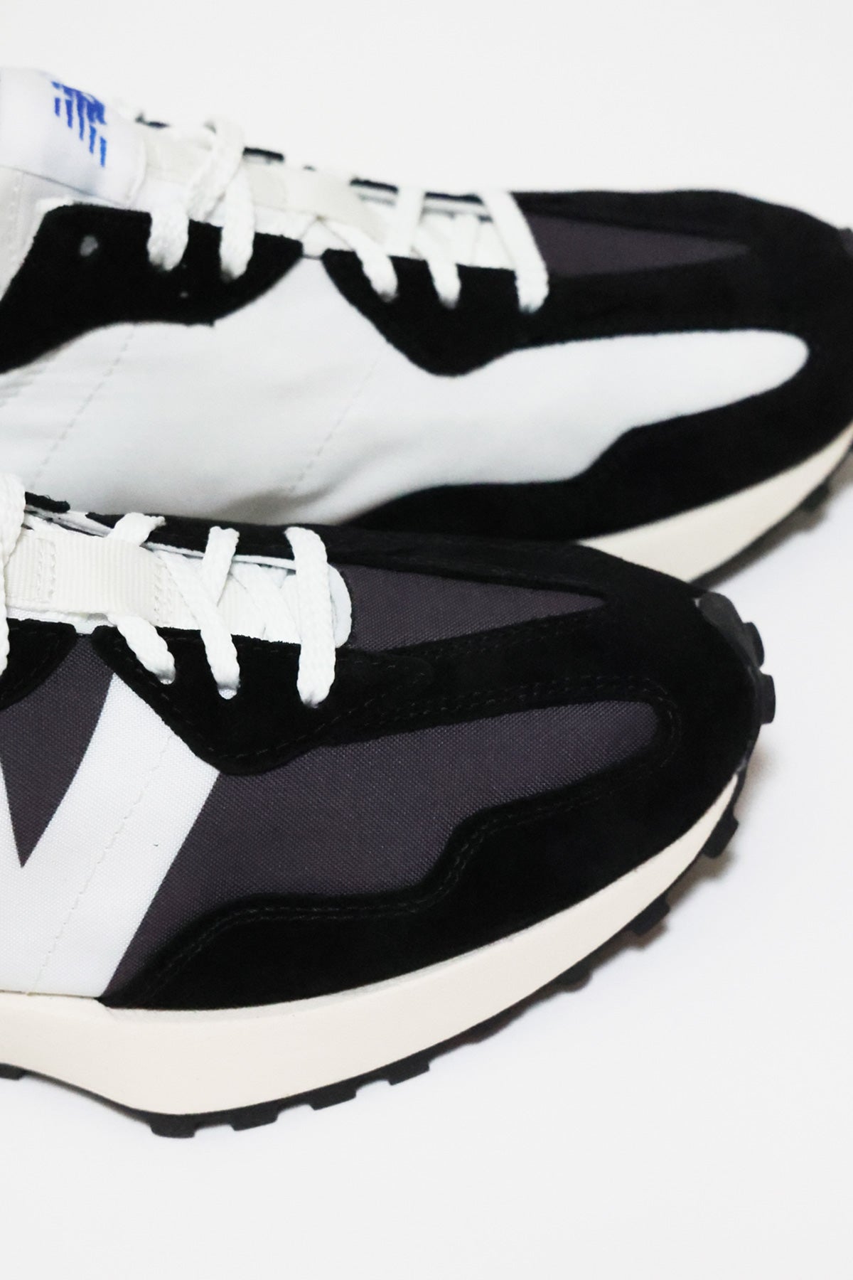 New Balance - 327 - Black / Phantom - Canoe Club