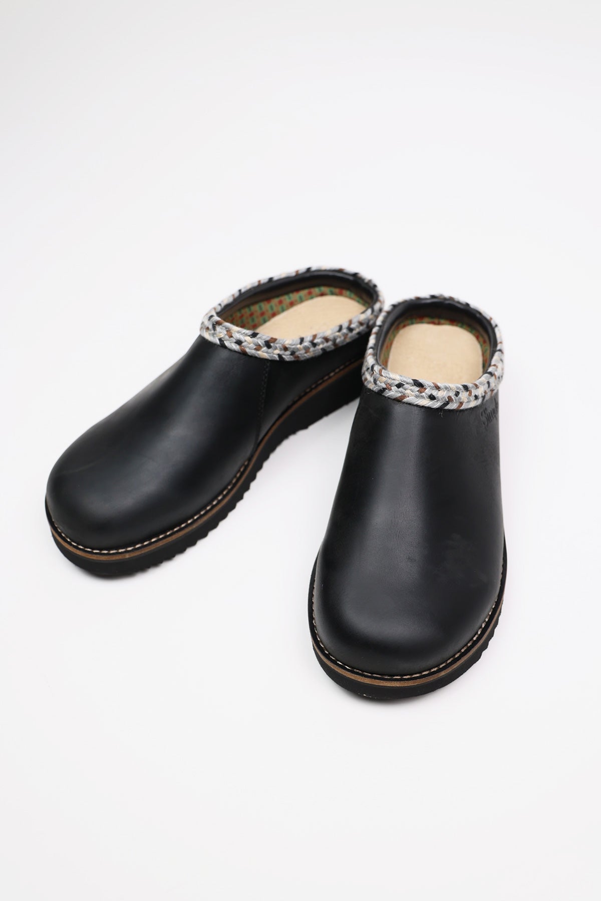 Simple Shoes Original Clog | Leather - Black | Canoe Club