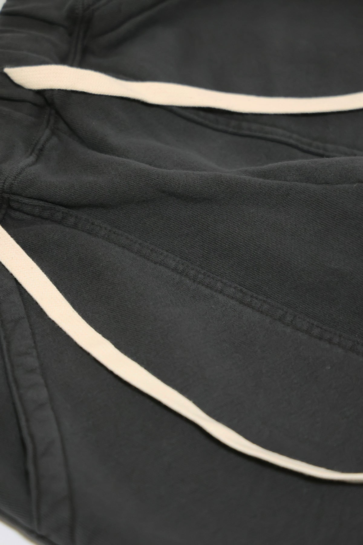 Velva Sheen - Pigment Army Gym Sweat Pants - Black - Canoe Club